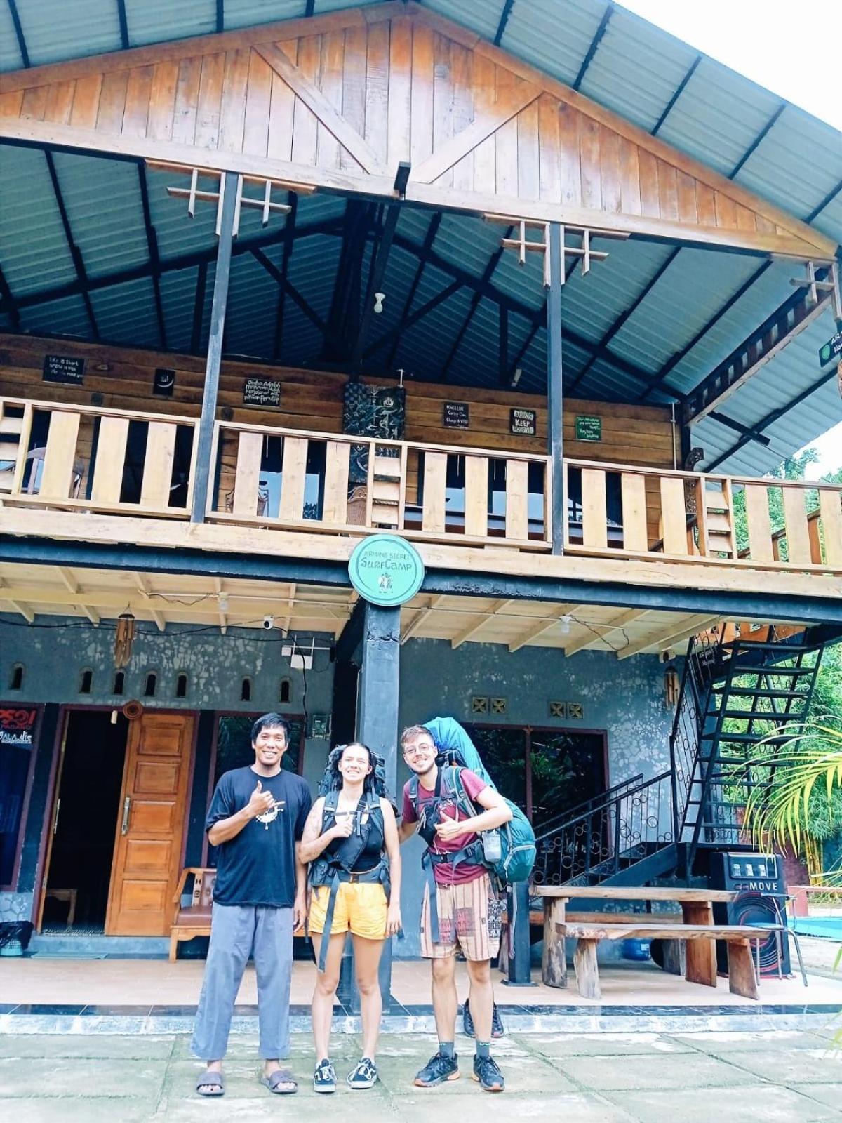 Air Manis Secret Surfcamp Appartement Taluk Batung Buitenkant foto