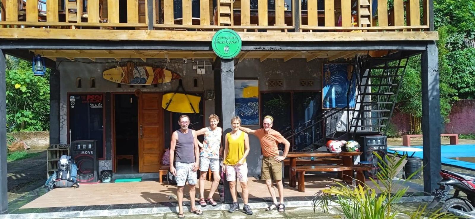 Air Manis Secret Surfcamp Appartement Taluk Batung Buitenkant foto