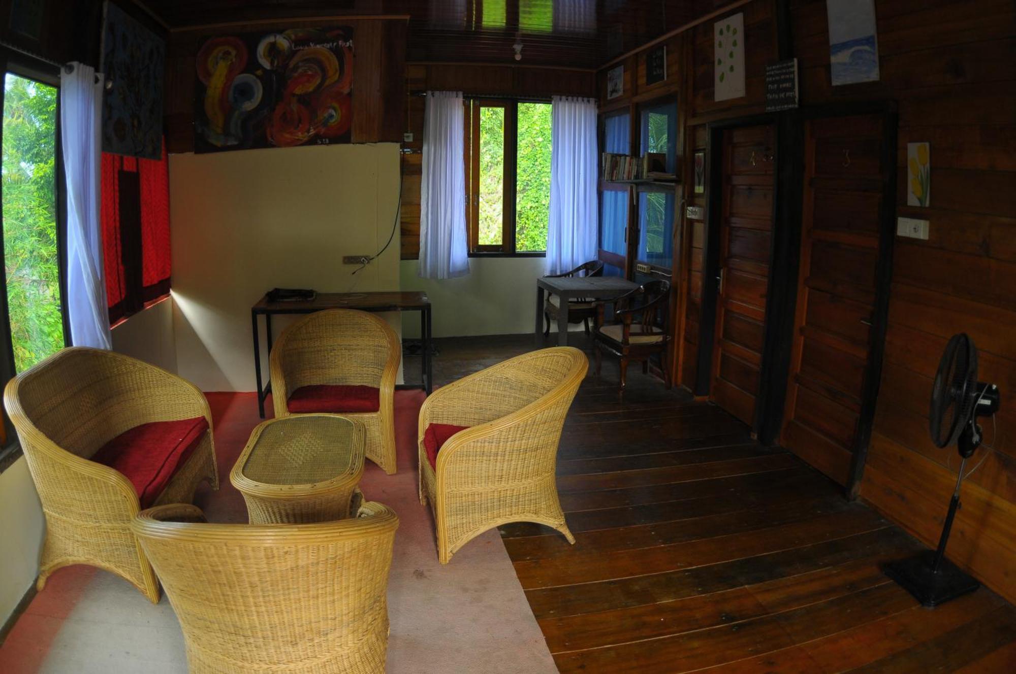 Air Manis Secret Surfcamp Appartement Taluk Batung Buitenkant foto
