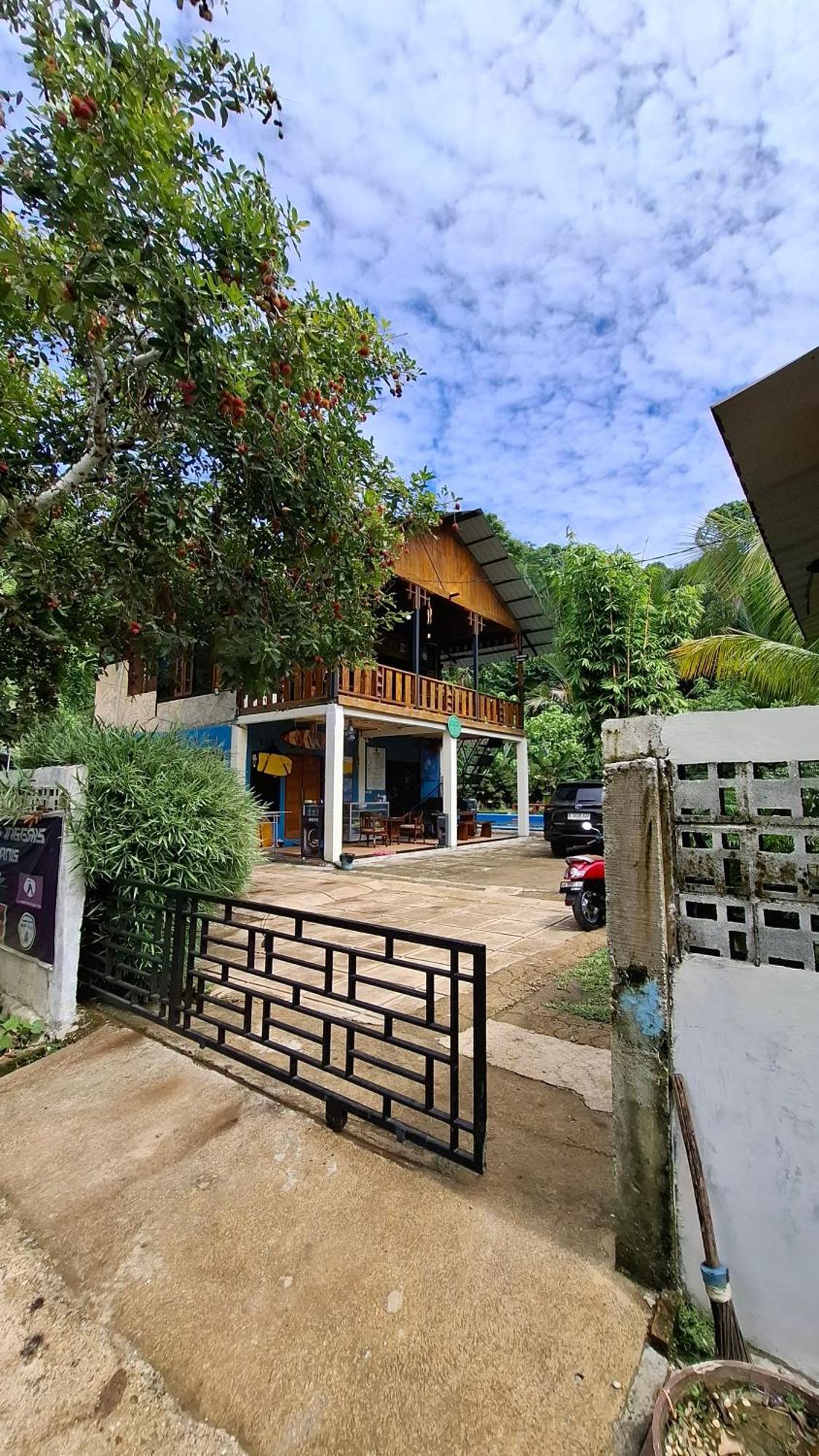 Air Manis Secret Surfcamp Appartement Taluk Batung Buitenkant foto