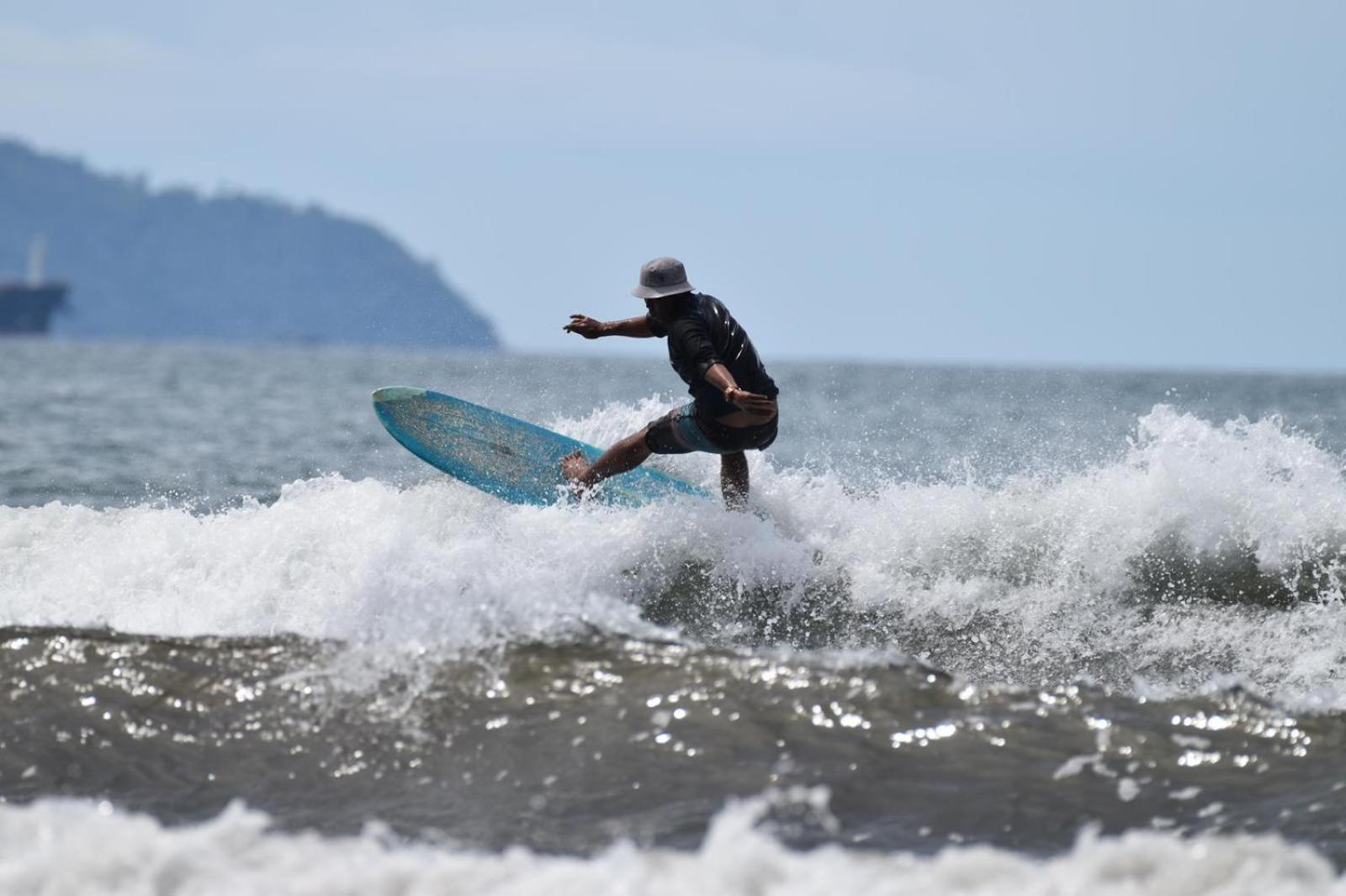 Air Manis Secret Surfcamp Appartement Taluk Batung Buitenkant foto